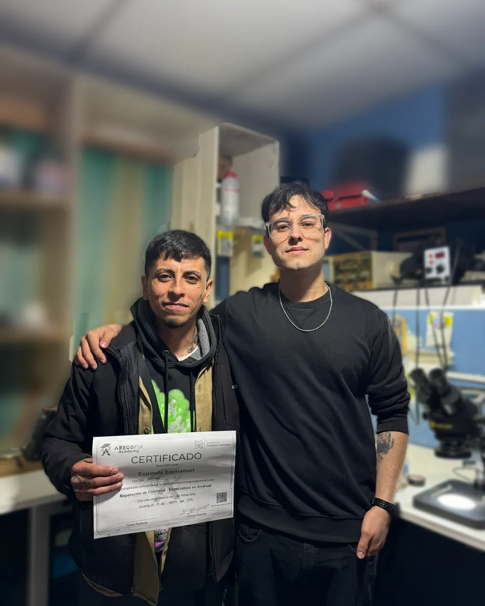 Carrera Completa: Experto en Reparación de Celulares y Tablets
